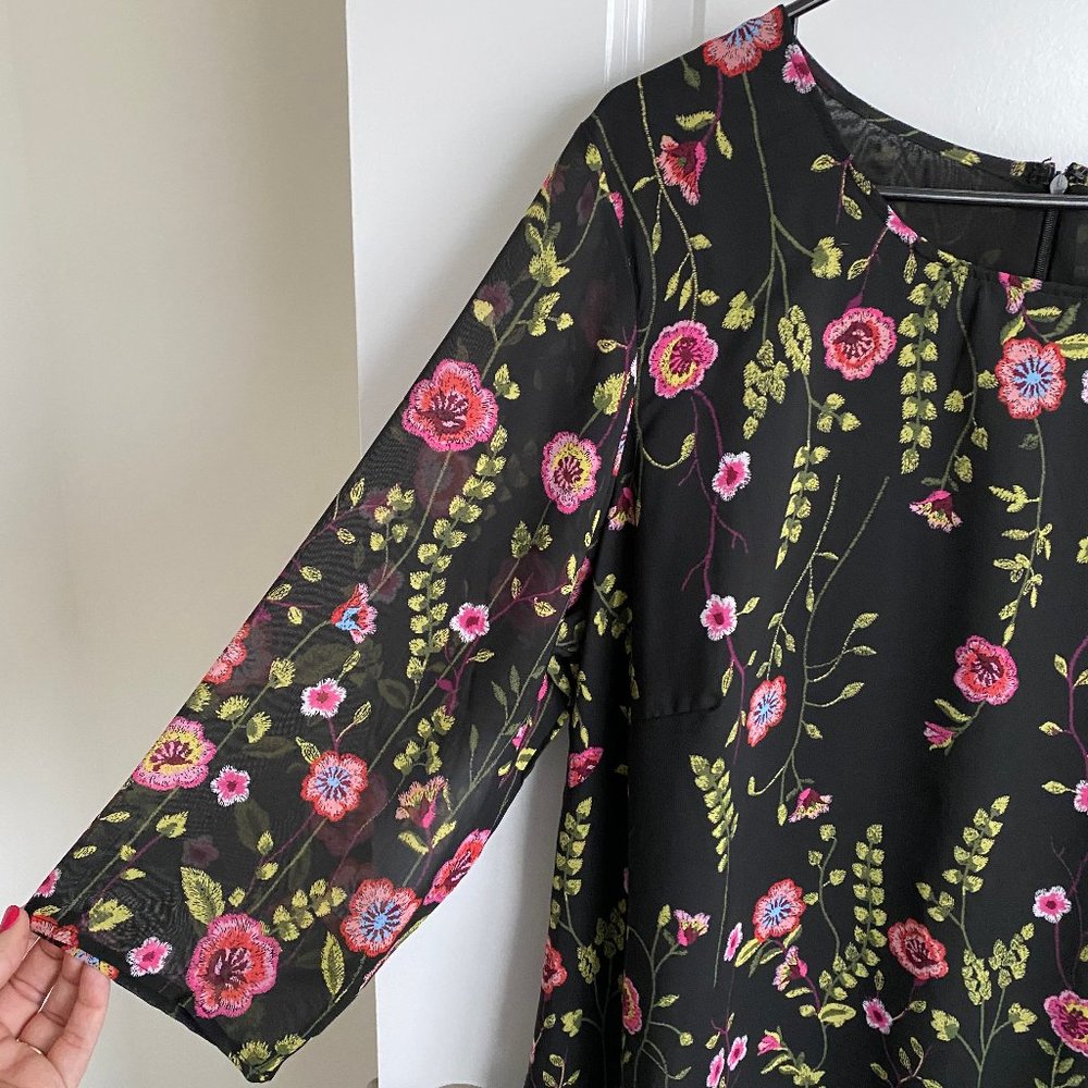 NWT Avenue Foral Black Dress